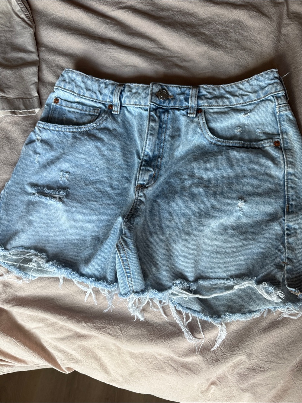 Garage Denim Coupe’ Vintage Frayed Hem Denim Shorts Size 29 Light Wash